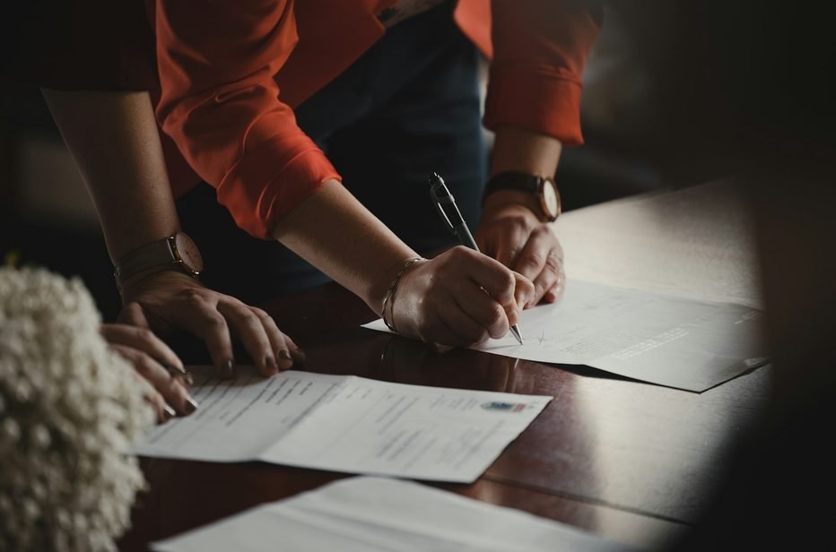 Signing company registration and ROC compliance papers